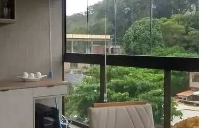 Imagem: O apartamento possui 1 Dormitório, 1 Banheiro, 1 Vaga na garagem