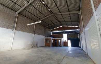 Imagem 12: Pavilhão na lateral de BR-116