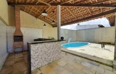 Imagem: A casa possui 3 Dormitórios e está localizado em Neópolis