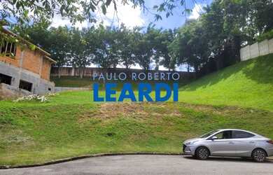 Imagem: O terreno possui 500m² de Área e está localizado em Pitas