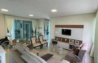 Imagem: A casa em condomínio possui 4 Dormitórios, 5 Banheiros, 5