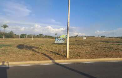 Imagem: O terreno possui 295m² de Área e Imóvel novo e está localizado