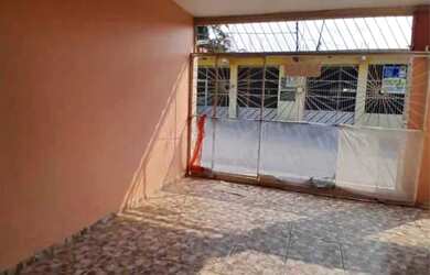 Imagem: A casa possui 2 Dormitórios, 1 Banheiro e está localizado