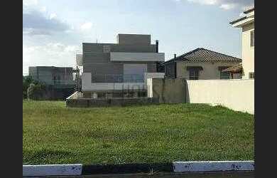 Imagem: O terreno possui 360m² de Área e está localizado em Cajuru