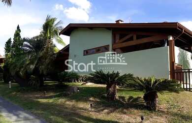 Imagem: A casa em condomínio possui 3 Dormitórios, 5 Banheiros, 4