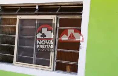 Imagem: A kitnet possui 1 Dormitório, 1 Banheiro, 1 Vaga na garagem