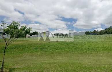 Imagem: O terreno possui 360m² de Área e está localizado em Além