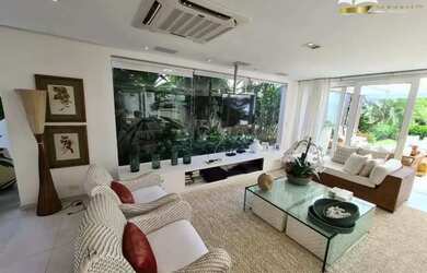 Imagem: A casa em condomínio possui 5 Dormitórios, 5 Banheiros, 3