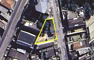 Imagem: O terreno possui 292m² de Área e está localizado em Centro