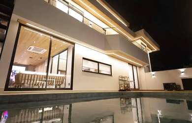 Imagem: A casa em condomínio possui 5 Dormitórios, 5 Banheiros, 4