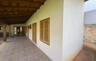 Imagem: Casa térrea à venda em condomínio fechado no Centro de Itaí