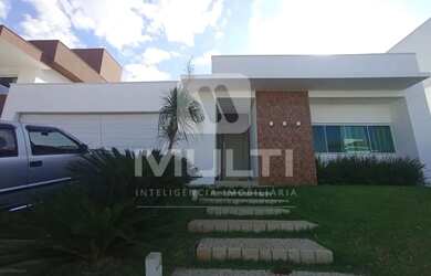 Imagem: A casa em condomínio possui 3 Dormitórios, 4 Banheiros, 2