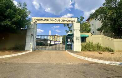 Imagem: O apartamento possui 3 Dormitórios, 1 Banheiro, 1 Vaga na garagem