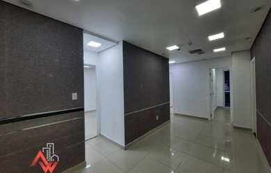 Imagem: O depósito possui 2 Vagas na garagem, 90m² de Área e está