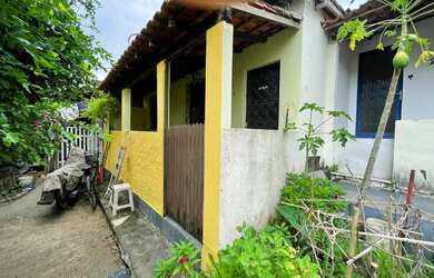 Imagem: A casa possui 1 Dormitório, 2 Banheiros, 1 Vaga na garagem