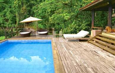 Imagem: A casa em condomínio possui 4 Dormitórios, 5 Banheiros, 4