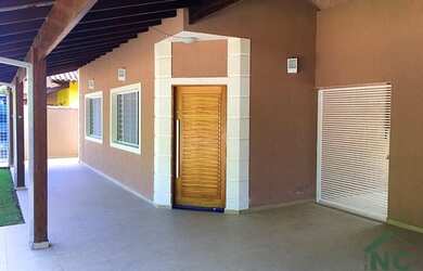 Imagem: A casa em condomínio possui 3 Dormitórios, 3 Banheiros, 180m²