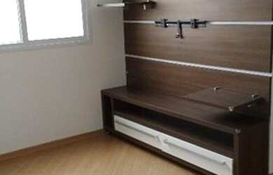 Imagem: O apartamento possui 2 Dormitórios, 1 Banheiro, 1 Vaga na garagem