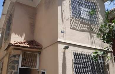 Imagem: O depósito possui 3 Vagas na garagem e 155m² de Área e está