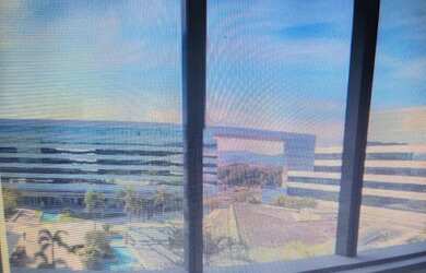 Imagem: O depósito possui 1 Vaga na garagem e 32m² de Área e está