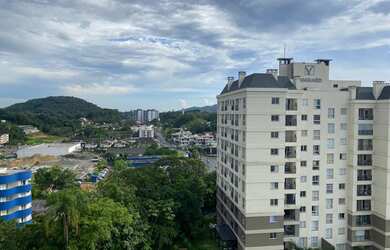 Imagem: O apartamento possui 2 Dormitórios, 1 Banheiro, 2 Vagas na