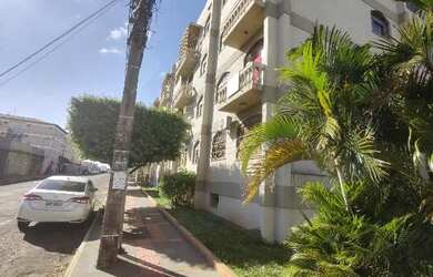 Imagem: O apartamento possui 1 Dormitório, 1 Banheiro, 1 Vaga na garagem