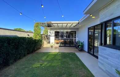 Imagem: A casa em condomínio possui 3 Dormitórios, 5 Banheiros, 4