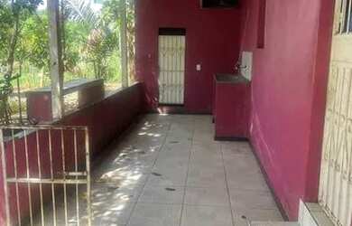 Imagem: A casa possui 2 Dormitórios, 1 Banheiro, 5 Vagas na garagem