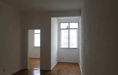 Imagem: O apartamento possui 2 Dormitórios, 2 Banheiros, 70m² de Área