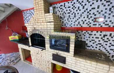 Imagem: A casa possui 2 Dormitórios, 2 Banheiros, 1 Vaga na garagem