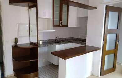 Imagem: O apartamento possui 1 Dormitório, 1 Banheiro, 1 Vaga na garagem