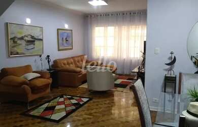 Imagem: A casa possui 3 Dormitórios, 2 Banheiros, 3 Vagas na garagem