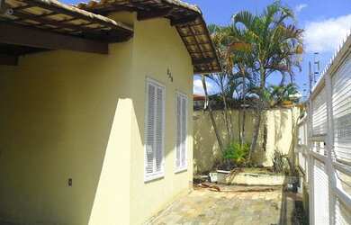 Imagem: A casa possui 4 Dormitórios, 2 Banheiros, 2 Vagas na garagem