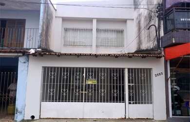 Imagem: A casa possui 3 Dormitórios, 3 Banheiros, 1 Vaga na garagem