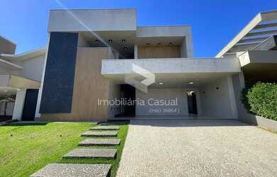 Imagem: A casa em condomínio possui 3 Dormitórios, 4 Banheiros, 4