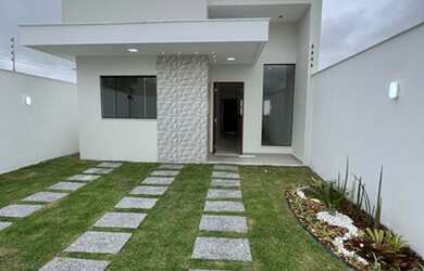 Imagem: A casa possui 2 Dormitórios, 1 Banheiro, 2 Vagas na garagem