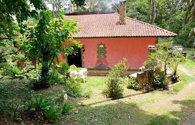 Imagem: A casa em condomínio possui 4 Dormitórios, 3 Banheiros, 162m²