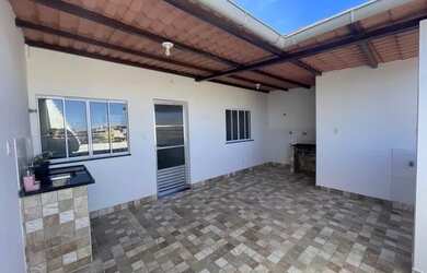 Imagem: A casa possui 2 Dormitórios, 2 Banheiros, 92m² de Área e