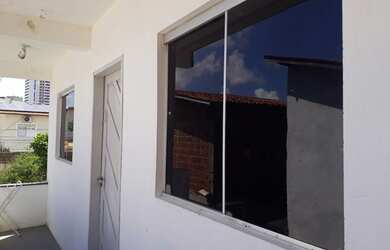 Imagem: A kitnet possui 1 Dormitório, 1 Banheiro e 1 Vaga na garagem