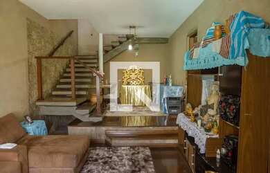 Imagem: A casa possui 2 Dormitórios, 5 Banheiros, 5 Vagas na garagem