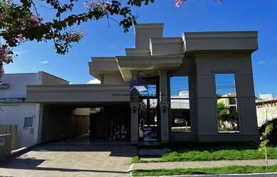 Imagem: A casa em condomínio possui 3 Dormitórios, 5 Banheiros, 4