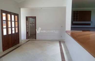 Imagem: A casa em condomínio possui 4 Dormitórios, 5 Banheiros, 5