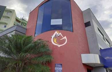 Imagem: O depósito possui 2 Vagas na garagem, 160m² de Área e está