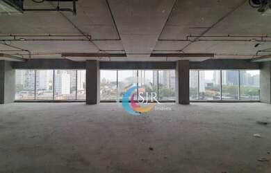 Imagem: O depósito possui 5 Vagas na garagem, 1.147m² de Área e