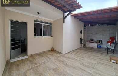 Imagem: A casa possui 2 Dormitórios, 1 Banheiro, 1 Vaga na garagem