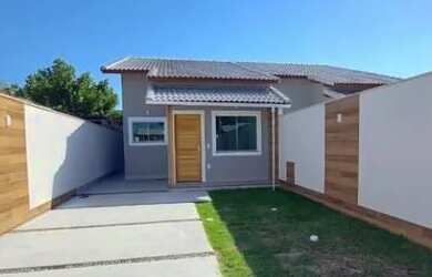 Imagem: A casa possui 2 Dormitórios, 2 Banheiros, 2 Vagas na garagem