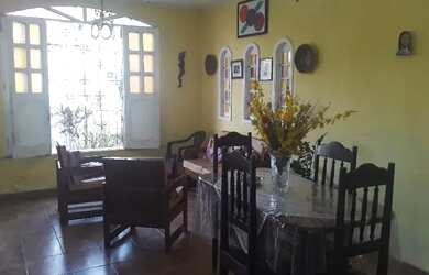 Imagem: A casa possui 2 Dormitórios, 1 Banheiro, 1 Vaga na garagem