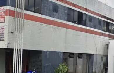 Imagem: O apartamento possui 1 Dormitório, 1 Banheiro, 1 Vaga na garagem