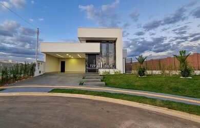 Imagem: A casa em condomínio possui 3 Dormitórios, 4 Banheiros, 4