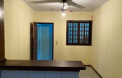 Imagem: A casa possui 2 Dormitórios, 1 Banheiro, 70m² de Área e